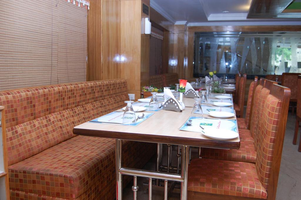 Hotel Sona'S Tiruchirappalli Экстерьер фото