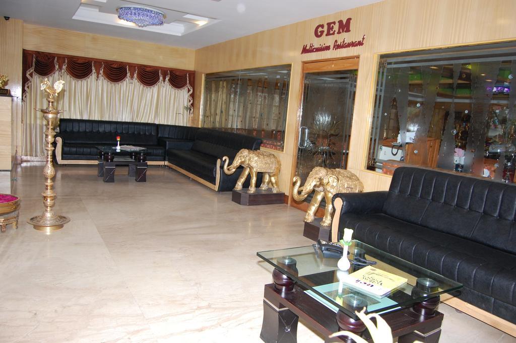 Hotel Sona'S Tiruchirappalli Экстерьер фото
