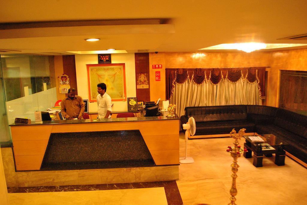 Hotel Sona'S Tiruchirappalli Экстерьер фото