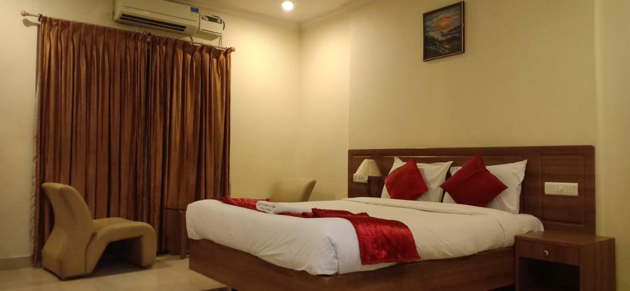 Hotel Sona'S Tiruchirappalli Экстерьер фото