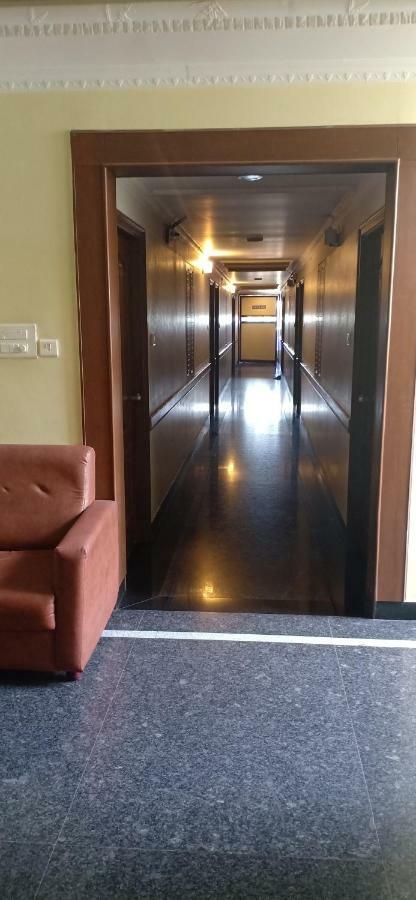 Hotel Sona'S Tiruchirappalli Экстерьер фото