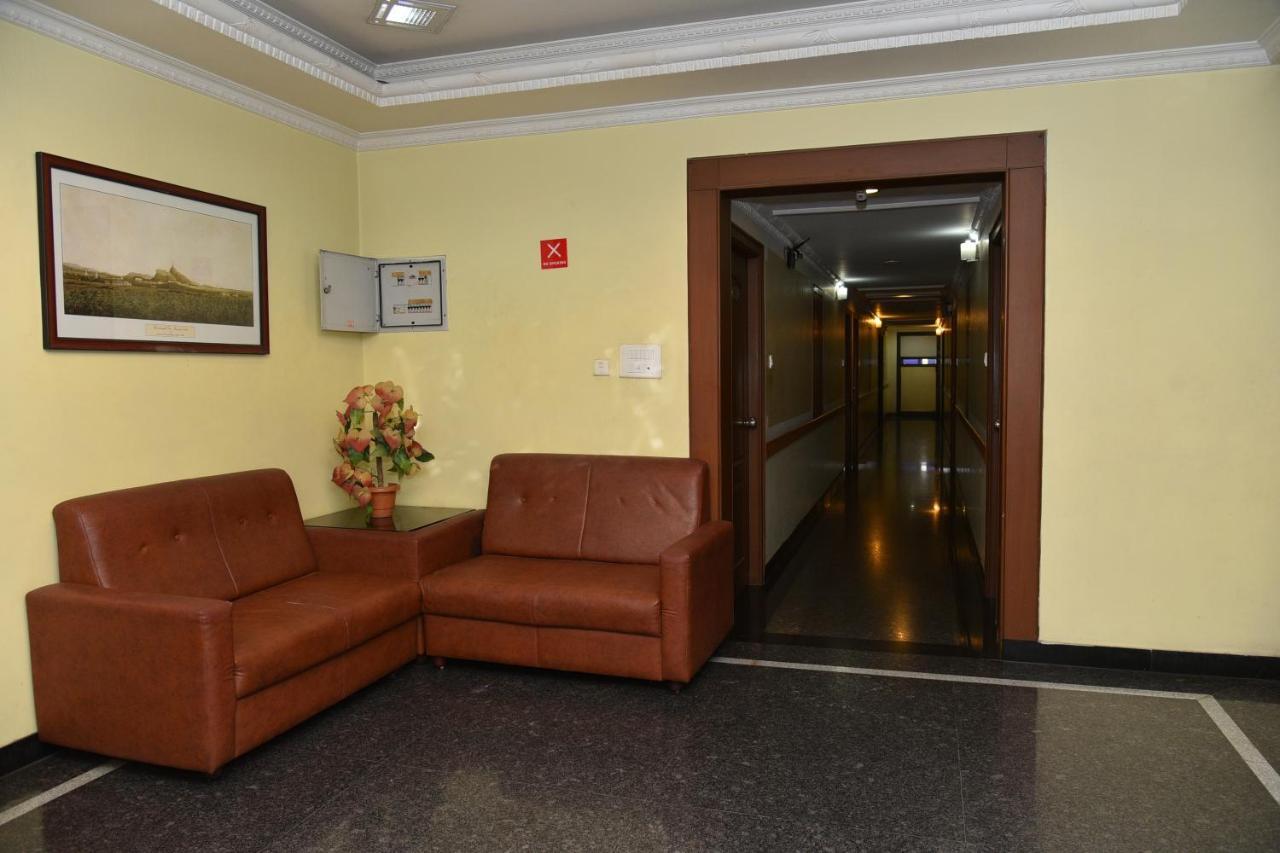 Hotel Sona'S Tiruchirappalli Экстерьер фото